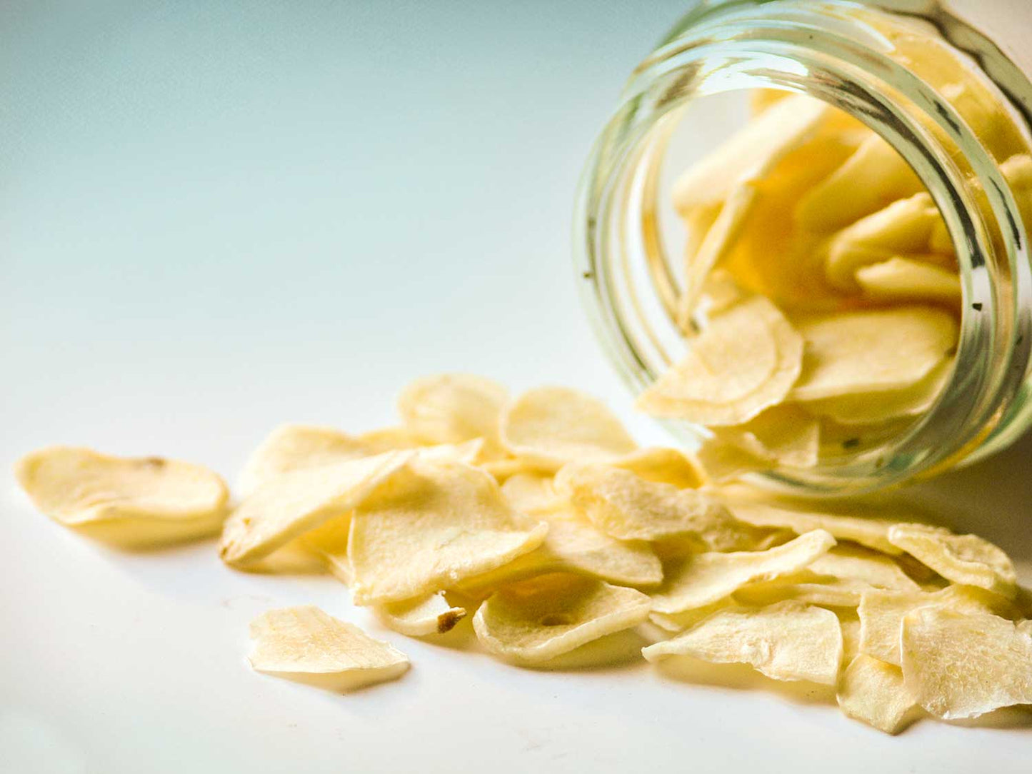 Lístky česneku 30 g